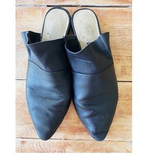 Free People Black Pointy Mules size 36 (6)